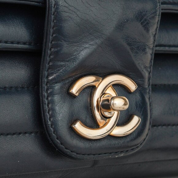 Chanel Vintage Mademoiselle Midnight-Blue Horizontal-Quilt Flap Bag - Picture 9 of 16